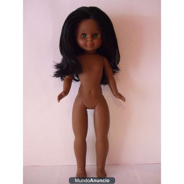 preciosa muñeca nancy negra nueva