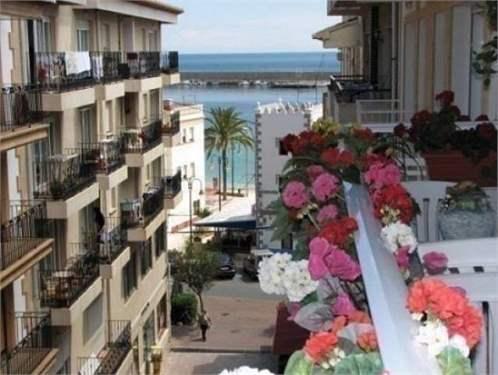 Apartment for Sale in Alicante, Comunidad Valenciana, Ref# 2764708