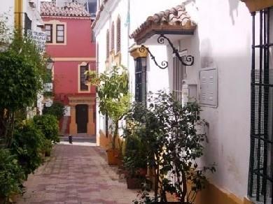 Adosado con 4 dormitorios se vende en Marbella, Costa del Sol