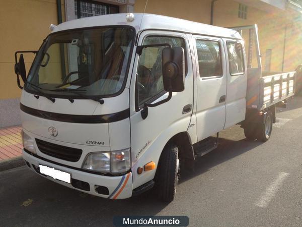 Toyota Dyna 9 plazas camion 3500 kg