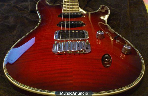 SE VENDE GUITARRA ELÉCTRICA IBANEZ SAS36FM-TRS COMO NUEVA + AMPLIF. ROLAND