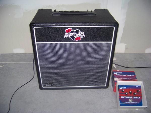 SE VENDE AMPLIFICADOR DE GUITARRA 70wts Y PEDAL DE DISTORSIÓN!!!