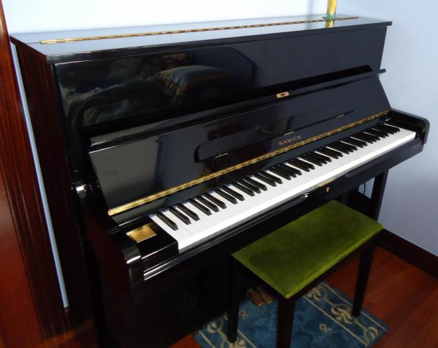 URGE VENDER PIANO SAMICK