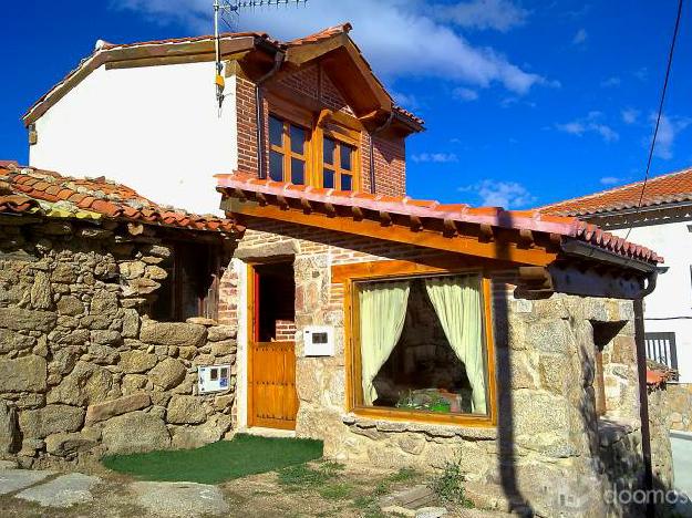 Casa al pie de la montaña y cerca del río, con excelentes vistas