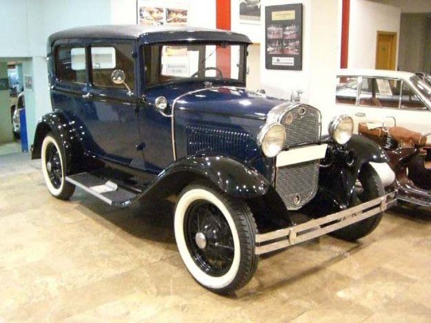 FORD A SEDÁN 2 PUERTAS - AÑO 1931