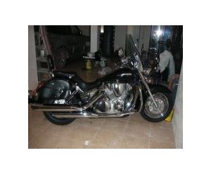 HONDA SHADOW 750