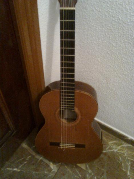 VENDO GUITARRA DE ESTUDIO ARTESANA DE PALOSANTO