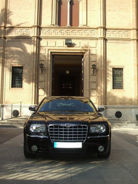 Chrysler 300C en alquiler para bodas y eventos en Sevilla y provincia