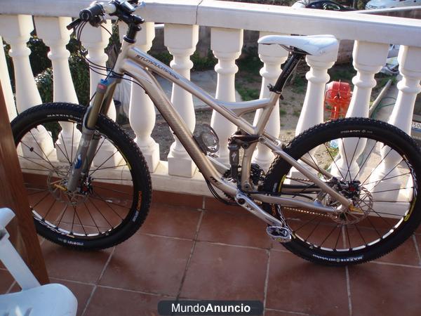 bici- btt - specialized -doble suspension. 1450 €- Barcelona