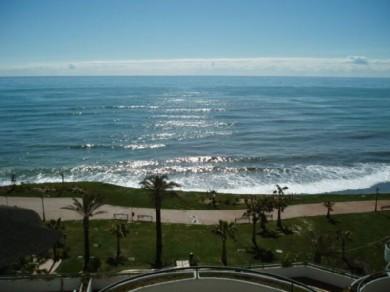 Apartamento con 3 dormitorios se vende en Estepona, Costa del Sol