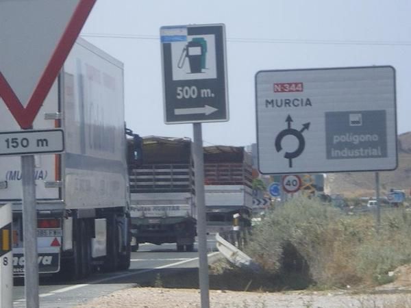 GASOLINERA EN CARRT. NACIONAL JUNTO A POLIGONO