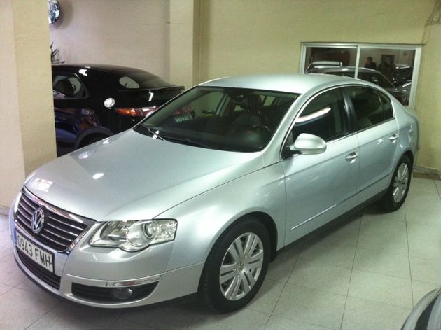 VOLKSWAGEN Passat 2.0TDI Highline