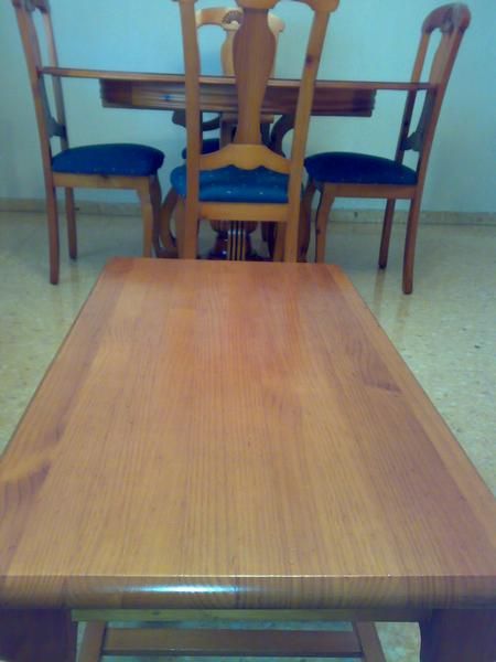 mesa de comedor, sillas y mesa de centro