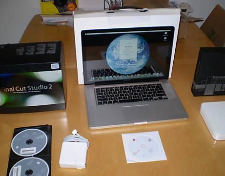 Apple 15.4 MacBook Pro 2.53GHz 4GB 320 GB