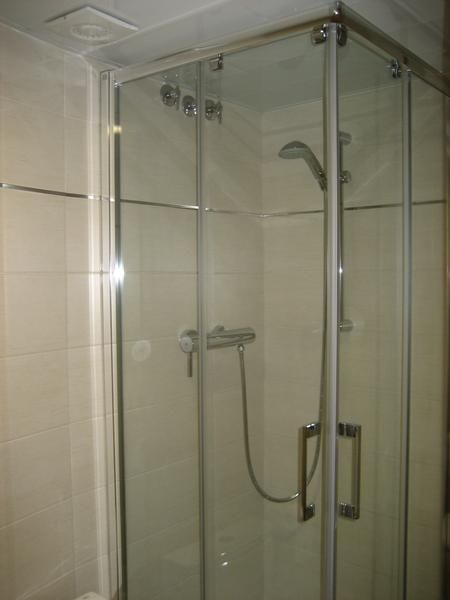 Vendo mampara nueva puertas correderas plato ducha 75x75