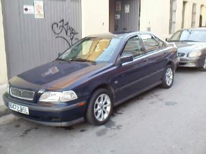 VOLVO S40 TURBO DIESEL AÑO 98 PERFECTO ESTADO €2500... MUY BUENO ITV RECIEN PASADA ASEPTO