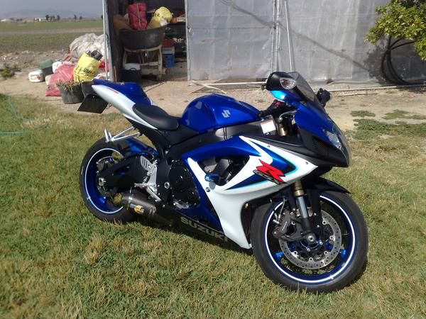 se vende suzuki gsxr 600