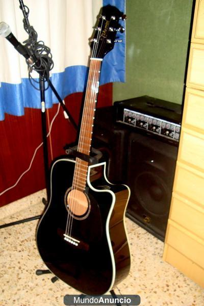 SE VENDE GUITARRA ELECTRO-ACÚSTICA NEGRA TAKAMINE