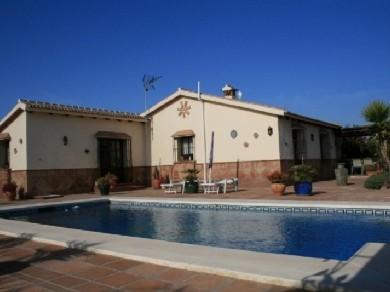 Chalet con 3 dormitorios se vende en Alhaurin el Grande