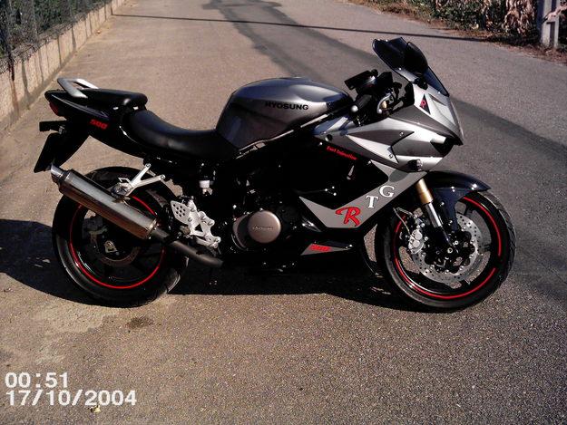 vendo hyosung gtri 250 del año 08 con 5300 km