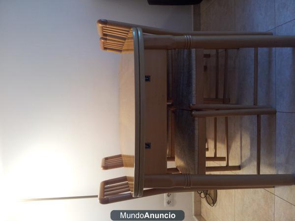 Mesa comedor con 4 sillas
