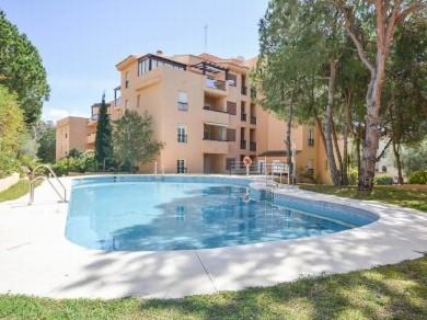 Apartamento con 2 dormitorios se vende en Marbella, Costa del Sol