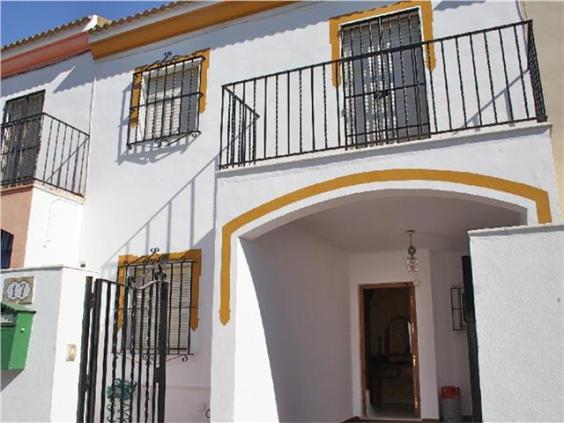 Casa adosada en Carrión de los Céspedes