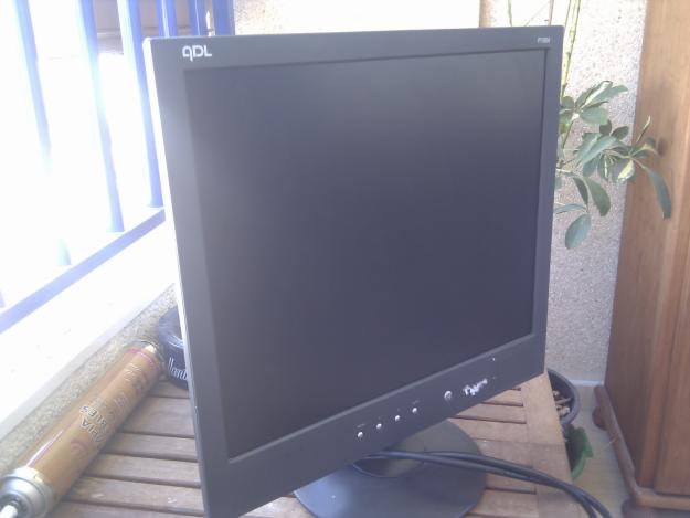 MONITOR DE ORDENADOR PLANO