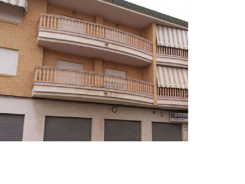 Piso cerca servicios, 90 m2