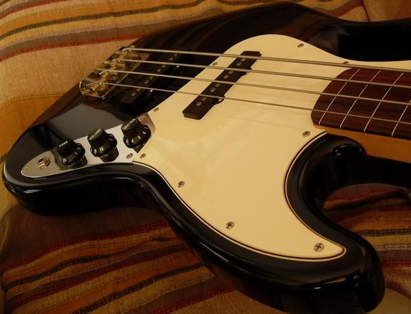 Vendo FENDER Jazz Bass Fretless 4 Crds MIM