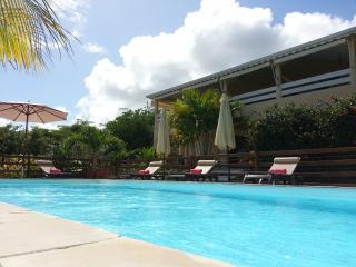 Estudio : 2/4 personas - piscina - vistas a mar - sainte anne (guadalupe)  grande terre  guadalupe