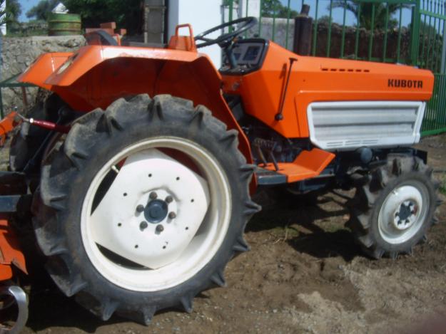 TRACTOR KUBOTA