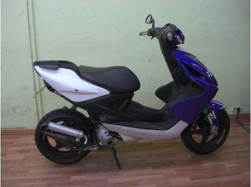 Excelente deportiva scoter de 50