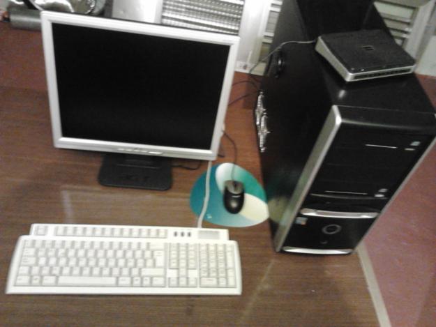 ORDENADOR+MONITOR+TECLADO+RATON+ROUTER WIFI)  200€