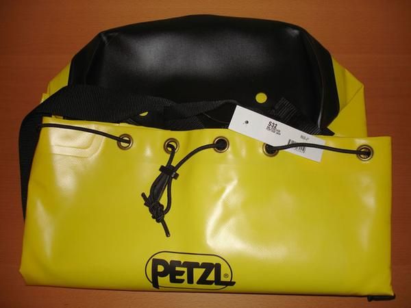 SACA de espeleo Petzl 35 l.