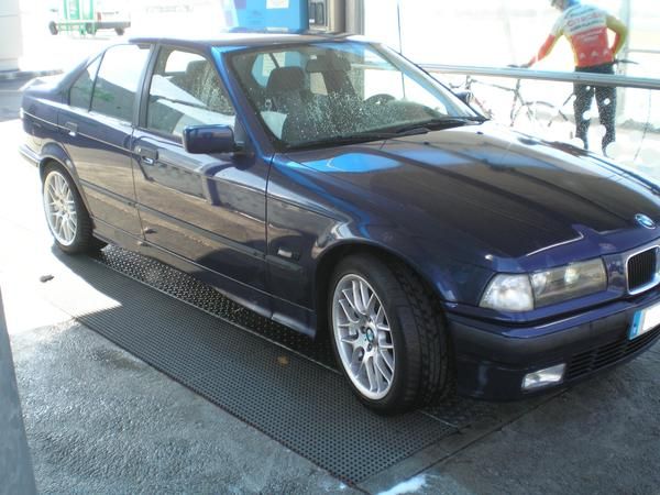 VENDO BMW 325 TDS 