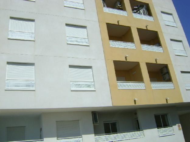 Apartment for Sale in Almoradi, Comunidad Valenciana, Ref# 2786420