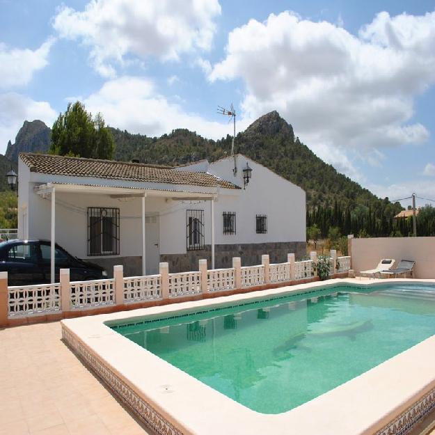 Chalet en venta en Sax, Alicante (Costa Blanca)