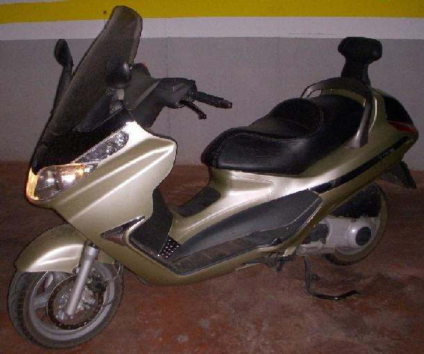 EXCELENTE Moto Scooter Piaggio X8 125cc