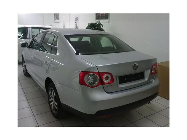 TOYOTA AURIS  1.6 VVT-I SOL