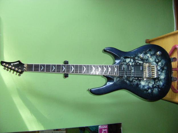 vendo gitarra SAMICK con floyd rose-boss c-3 compression sustainer(LINE 6 P.O.D.xt pedaler