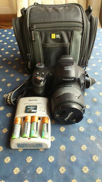 Camara foto digital FujiFilm FinePix S6500 + funda y cargador de baterias