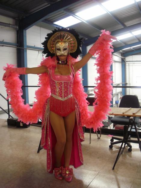 Se venden trajes de carnaval en torrevieja