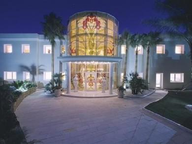 Chalet con 7 dormitorios se vende en Marbella, Costa del Sol