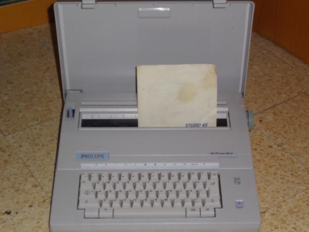 Maquina de escribir philips , semi-nueva