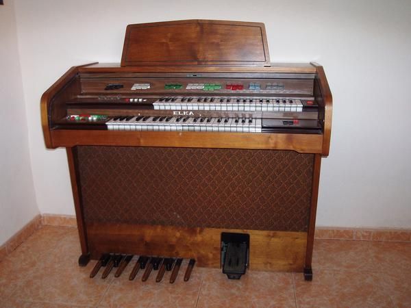 Organo electrónico ELKA Modelo PRELUDIO 22L