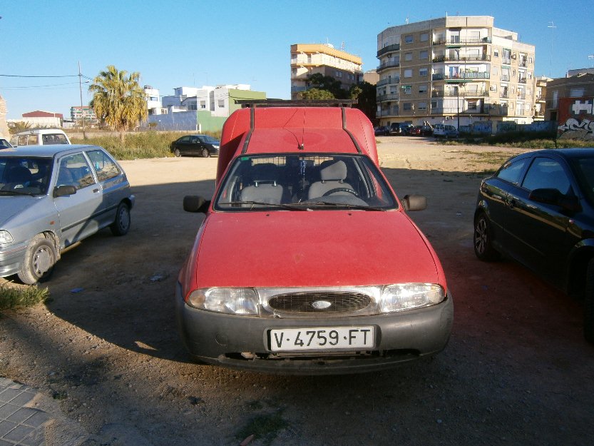 se vende furgoneta ford currier