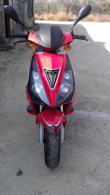 Se vende moto de 49 cm3