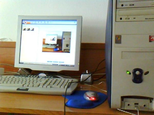 VENDO ORDENADOR DE MESA + MONITOR PHILIPS 17 LCD - 200 EUR