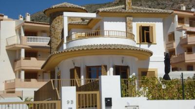 Villa with pool close to Benidorm